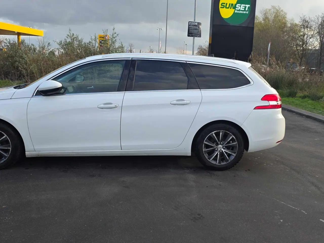 Billede 6 - Peugeot 308 1.6 BlueHDi Diesel med træk 