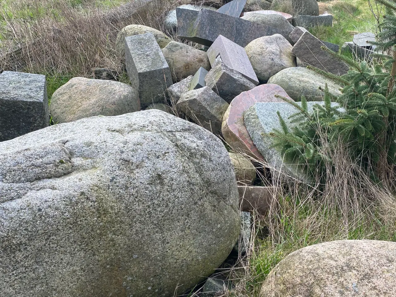 Billede 5 - Granitsten bortgives