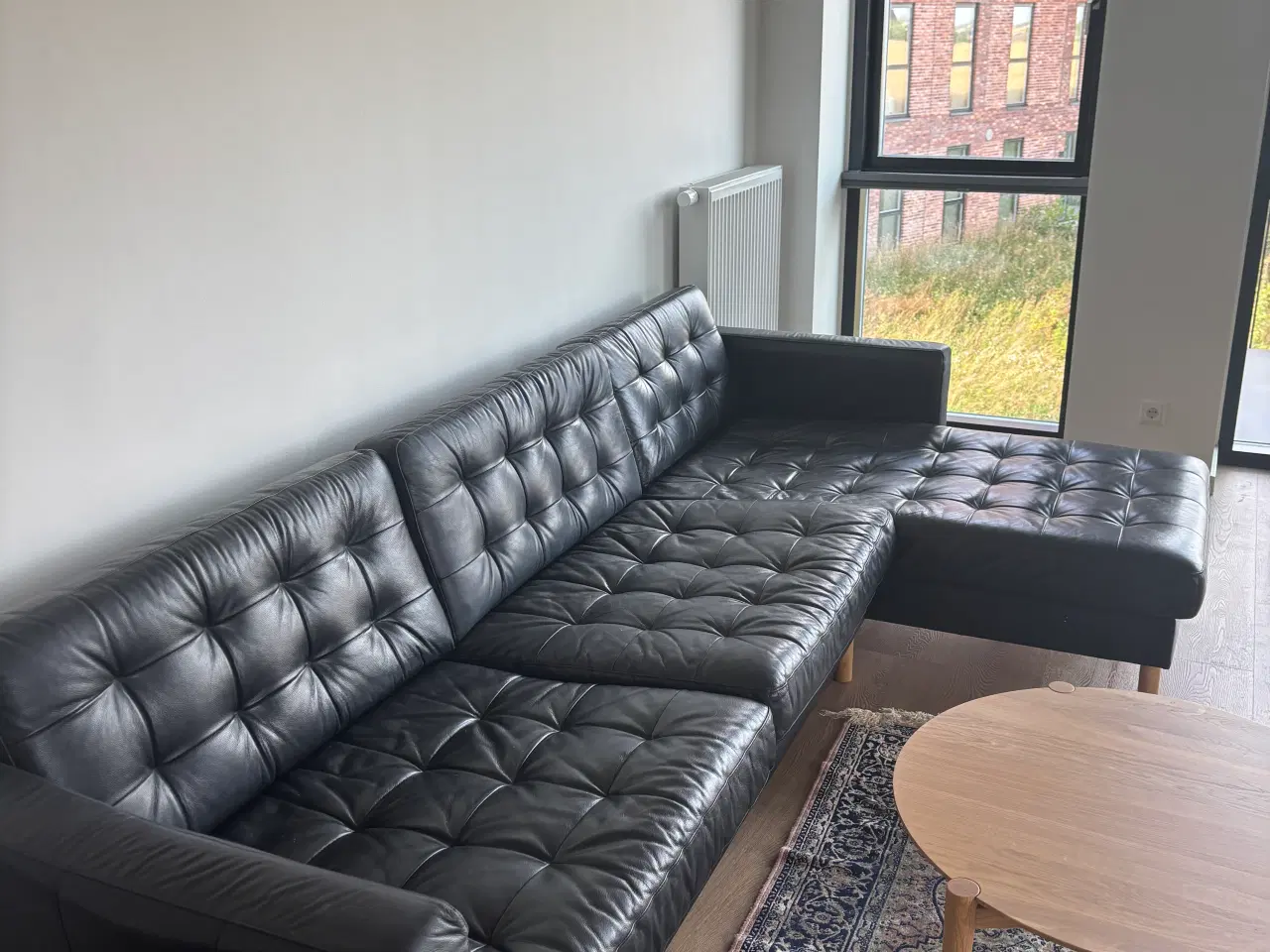 Billede 2 - Ægte lædersofa, plads til mange, ekstra lang