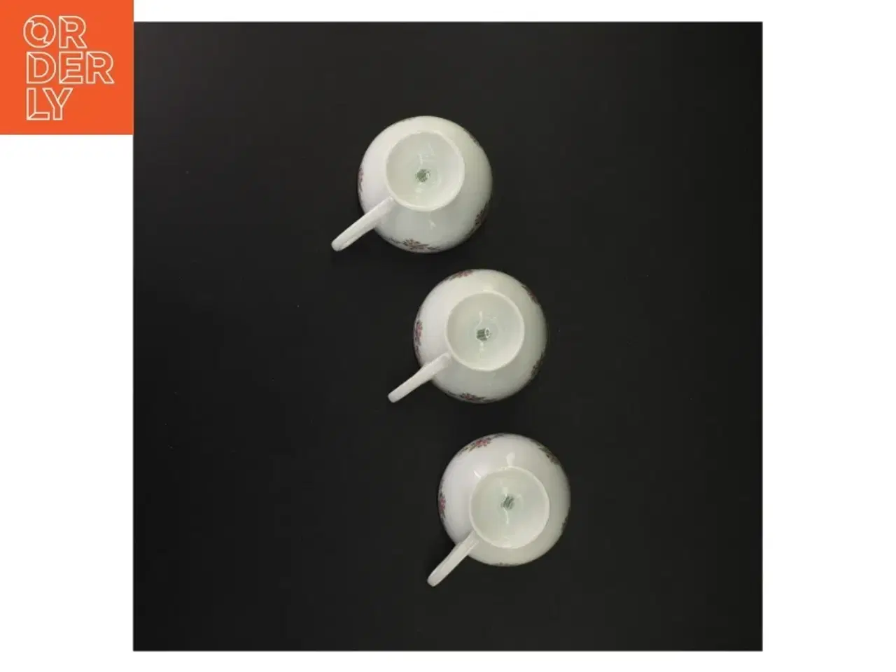 Billede 3 - Porcelænskopper med blomstermotiv fra Benedikte (str. 7 x 10 cm)