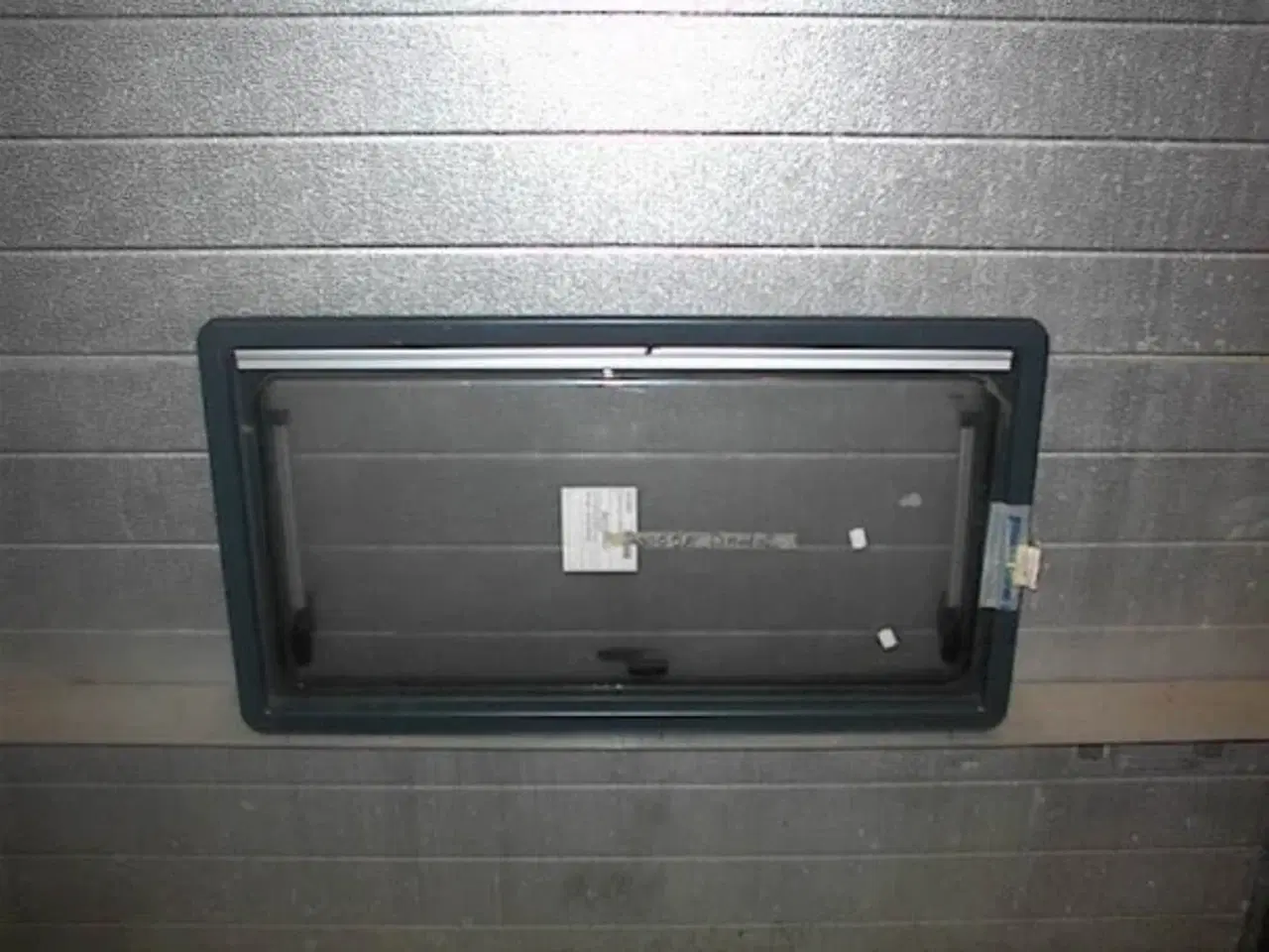 Billede 1 - Oplukkelig rude med karm