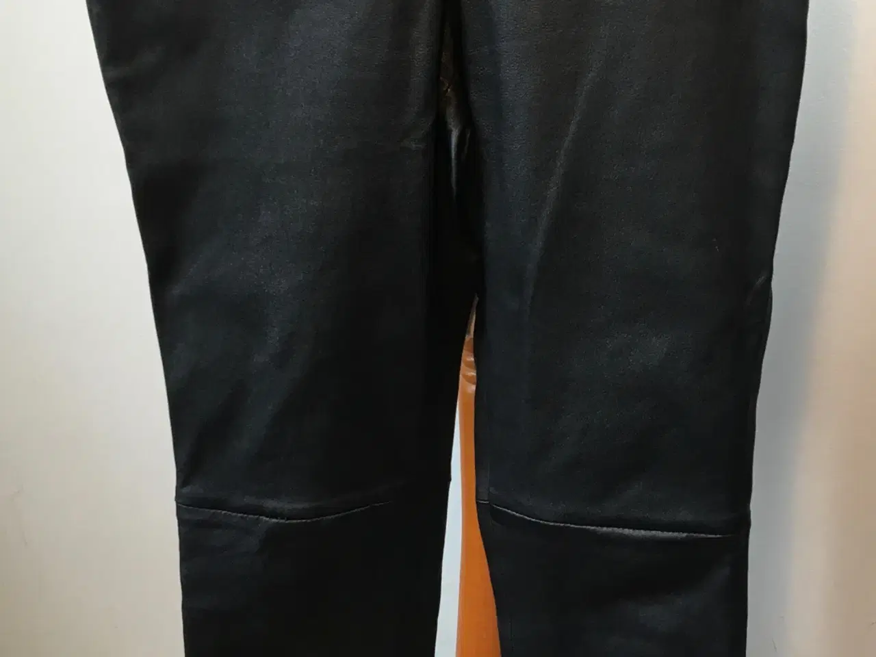 Billede 1 - Heartmade / Julie Fagerholt, skindbukser, str 38