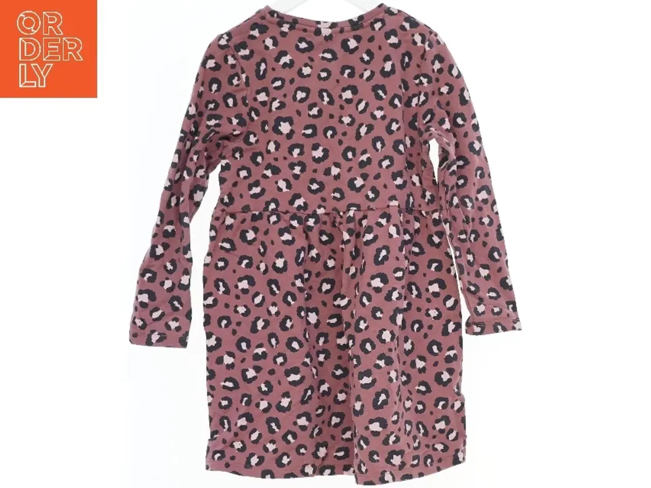 Billede 2 - Langærmet kjole med leopardprint fra Guppy (str. 122)