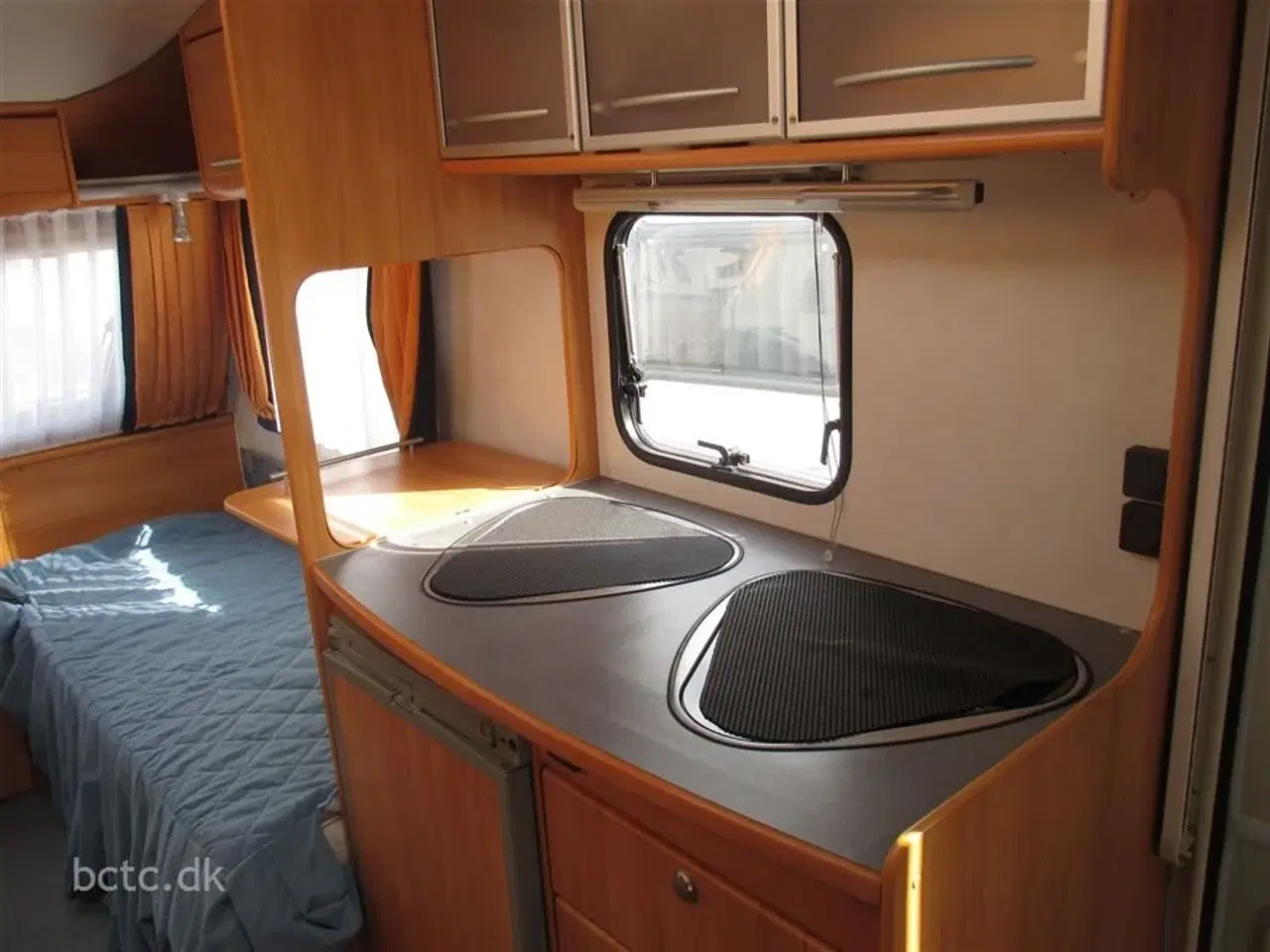 Billede 8 - 2004 - Adria Adora 472 LU MOVER + FORTELT 3 M DYB (NYERE)