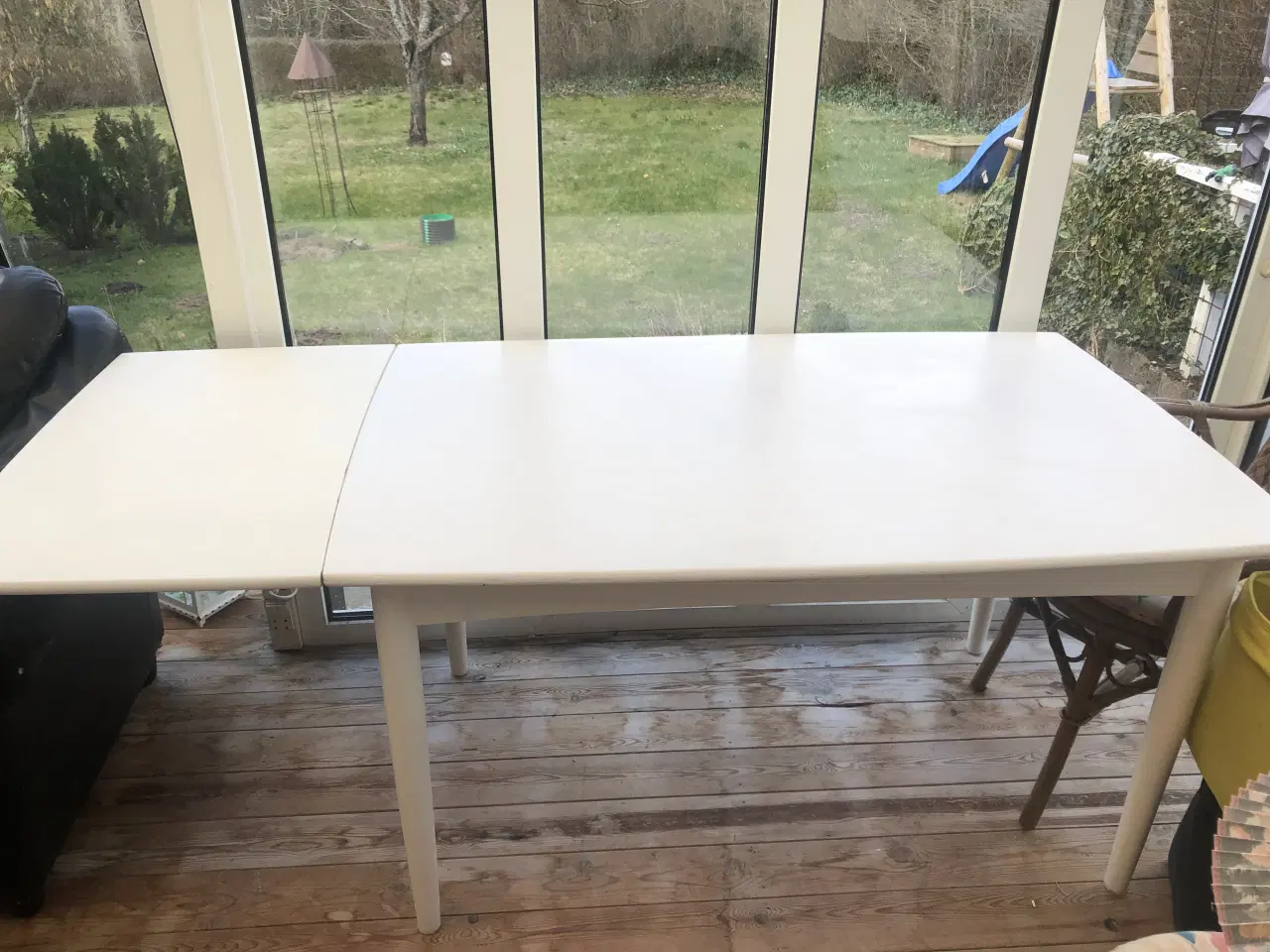 Billede 3 - Hvid malet spisebord