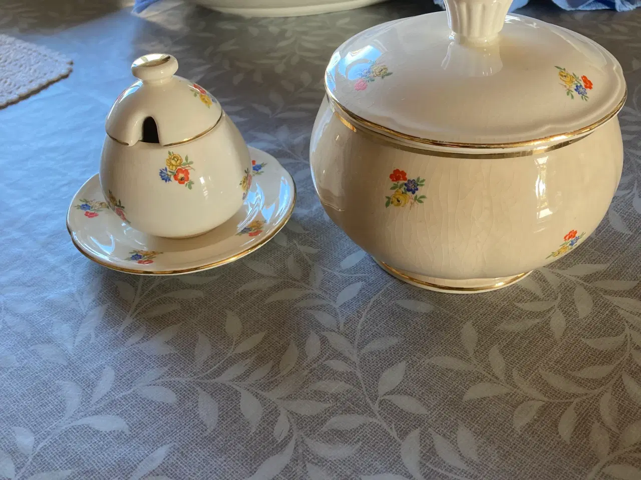 Billede 1 - Fajance stel Anne Sofie 44 dele