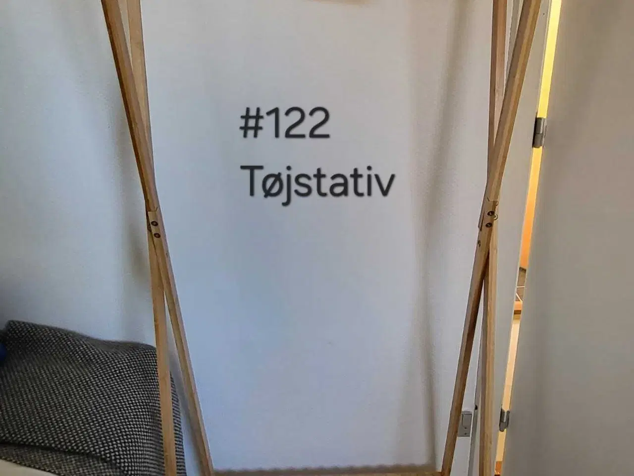 Billede 1 - Tøjstativ - fritstående - i træ