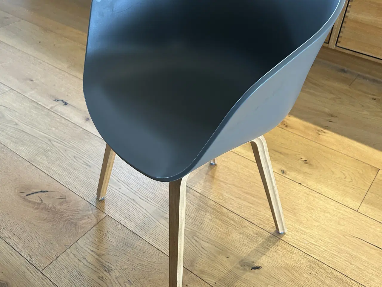 Billede 2 - Spisebordsstol grå HAY