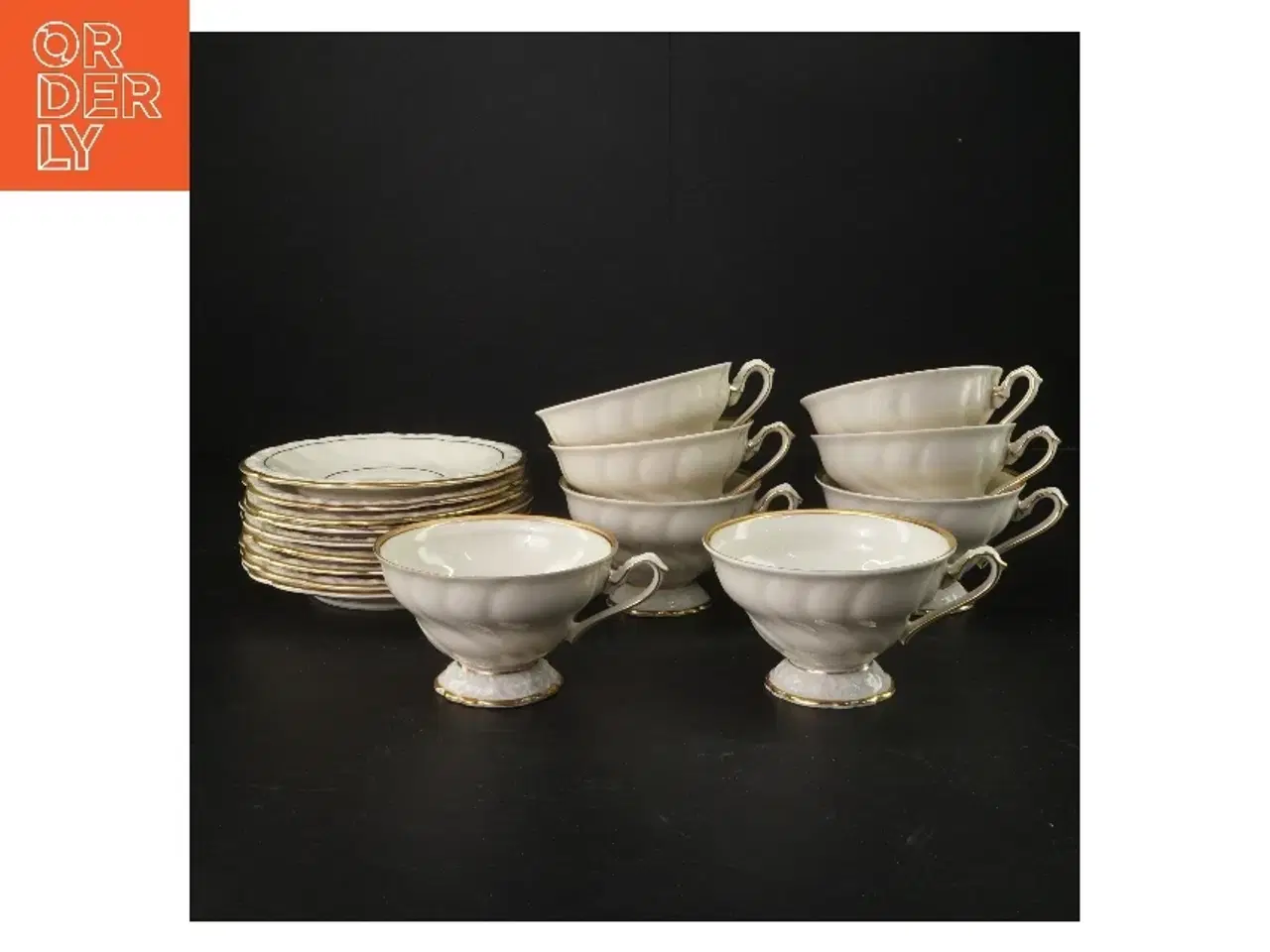 Billede 1 - Porcelænssæt med kopper og underkopper fra Edelweiß (str. Ø 14. Kop ø 9,5x h6 cm)