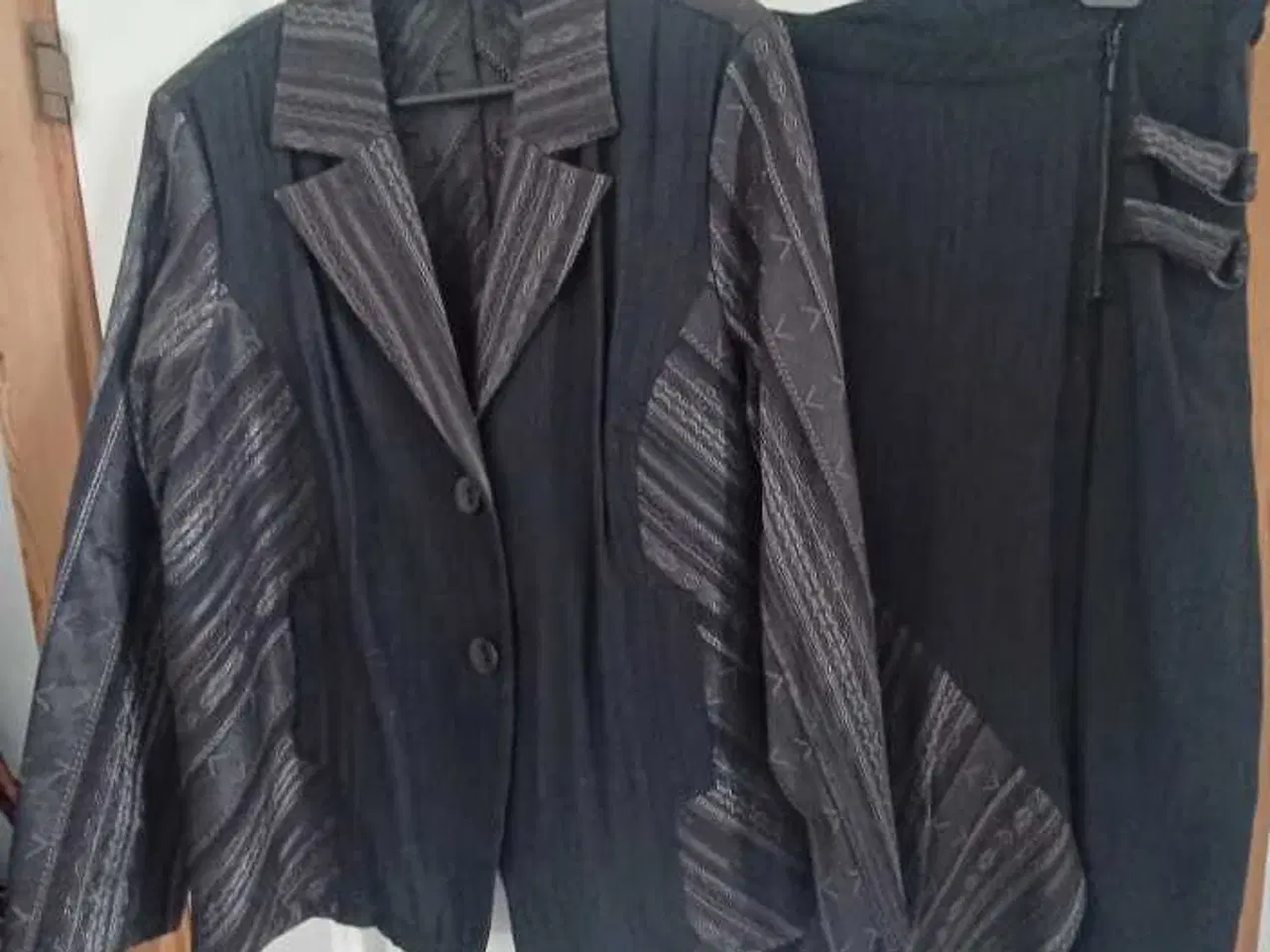 Billede 1 - Flot sæt i str 48