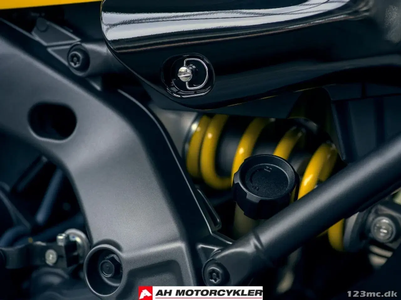 Billede 26 - Yamaha XSR 900 GP Legend Yellow