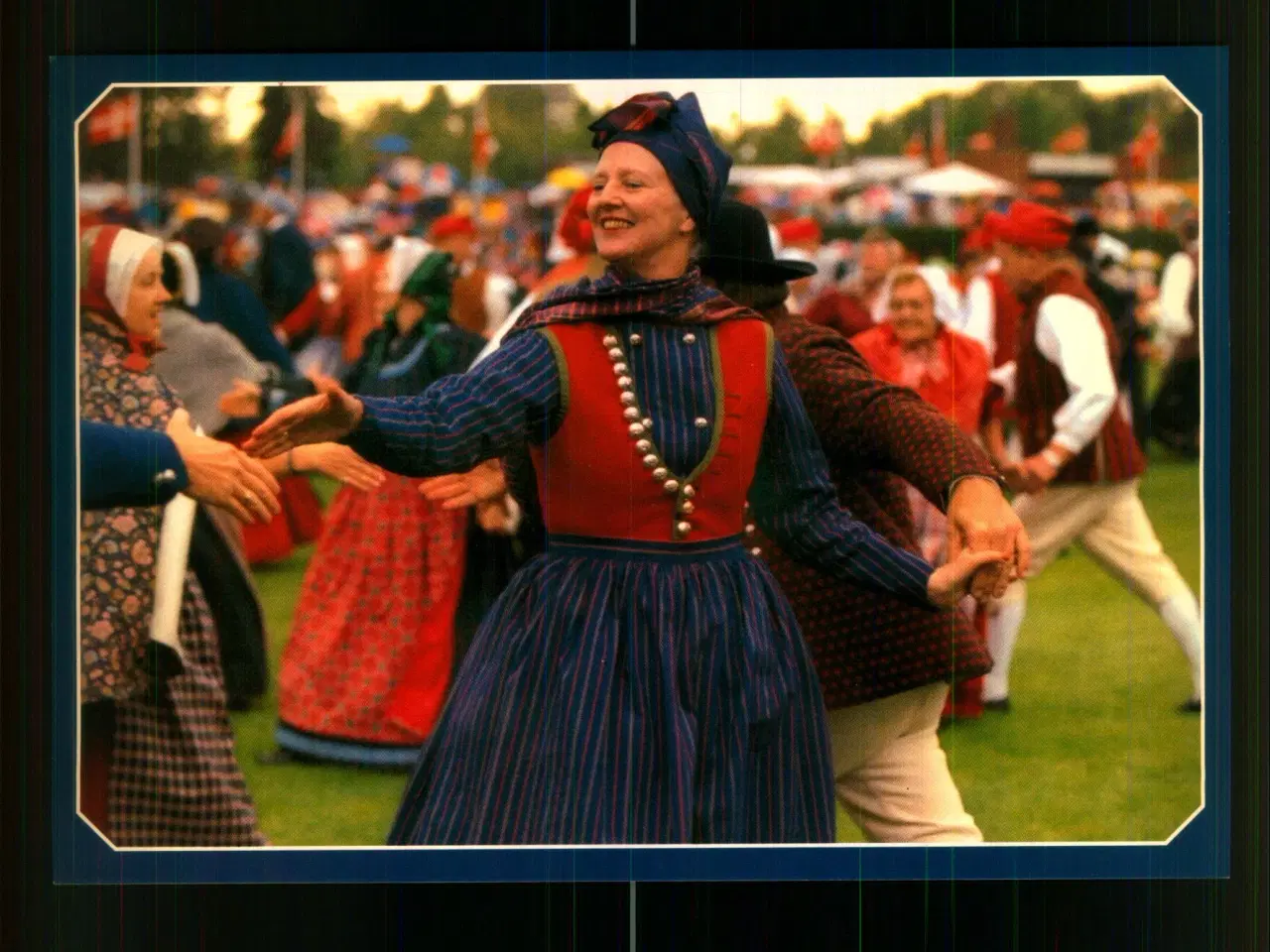 Billede 1 - Dronning Margrethe i Rømødragt  - Svendborg Museum u/n - 15 x21 cm. - Ubrugt