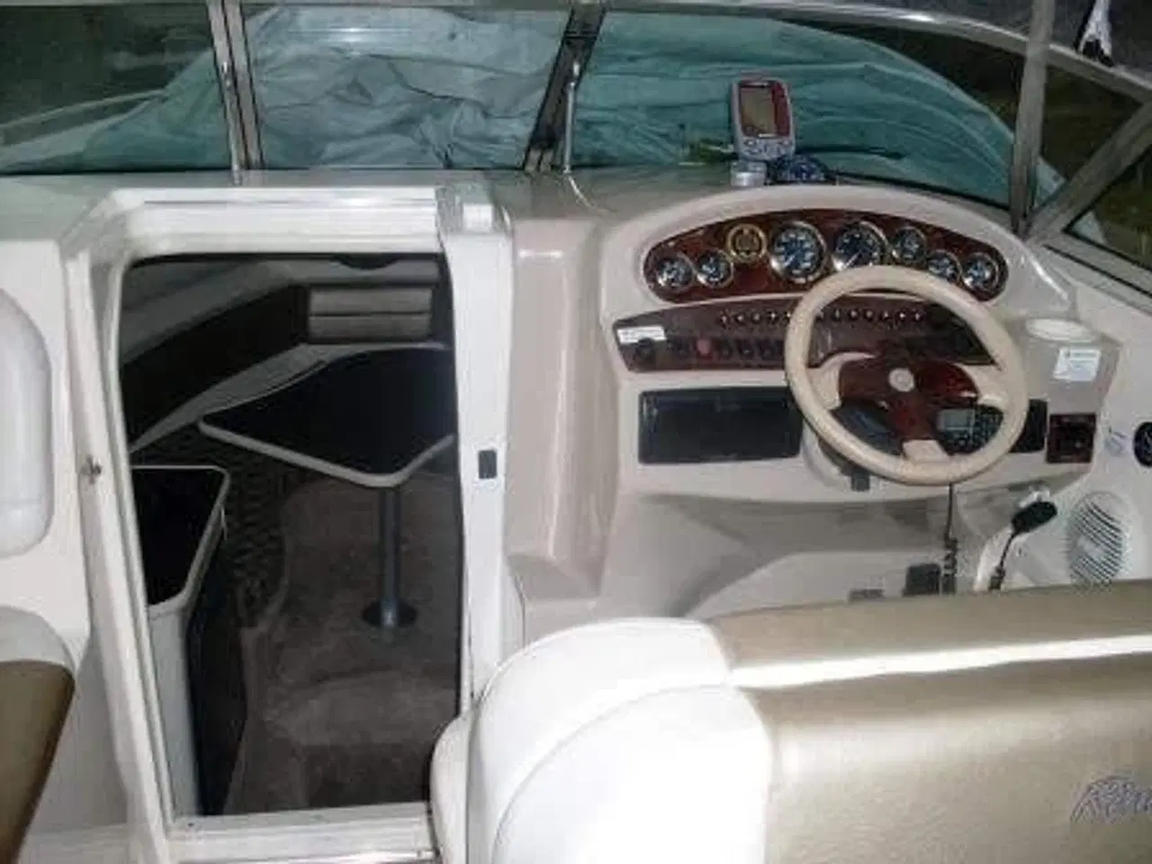 Billede 5 - Rinker Fiesta ved 242 med defekt motor