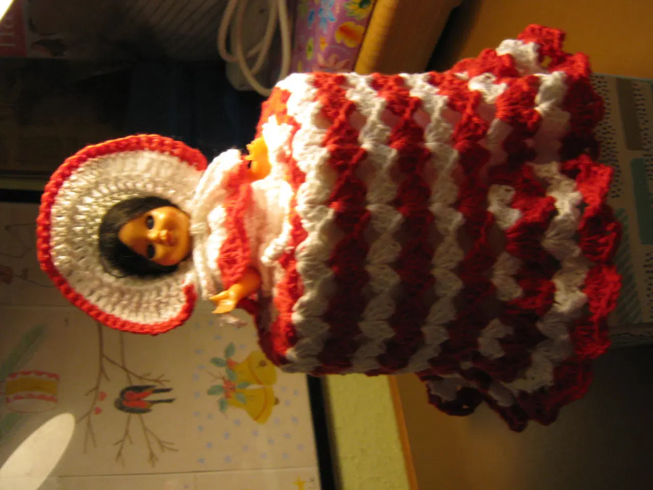 Billede 1 - Dukke  - toiletrulleholder