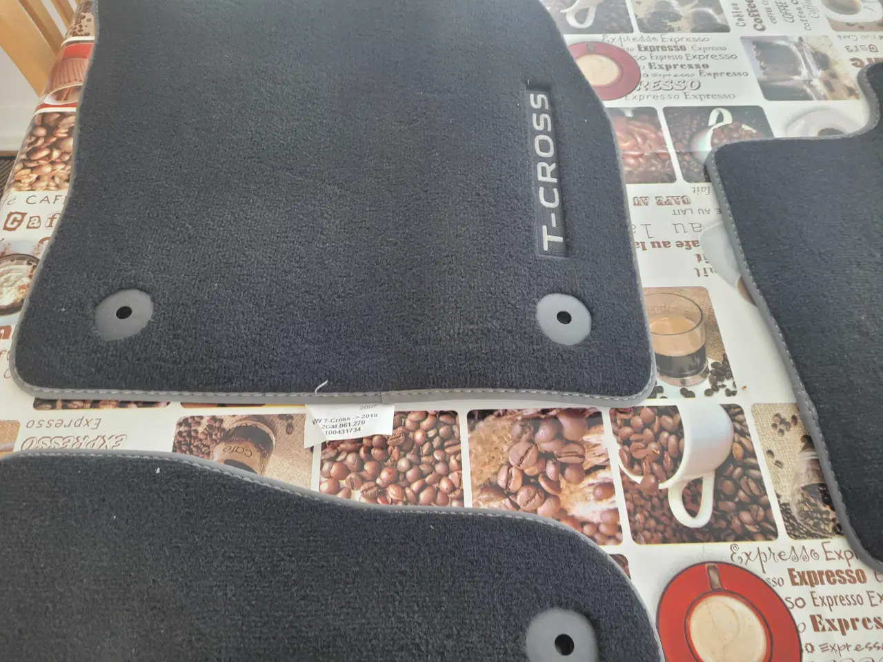 Billede 2 - T-cross måtter aldrig brugt sælges for 400 kr