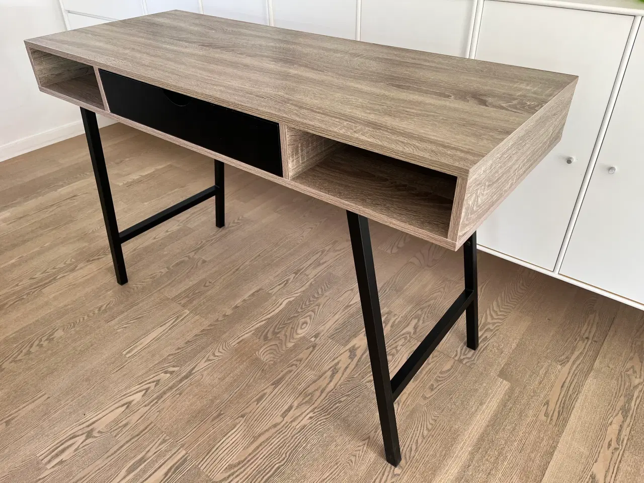 Billede 2 - ABBETVED Skrivebord