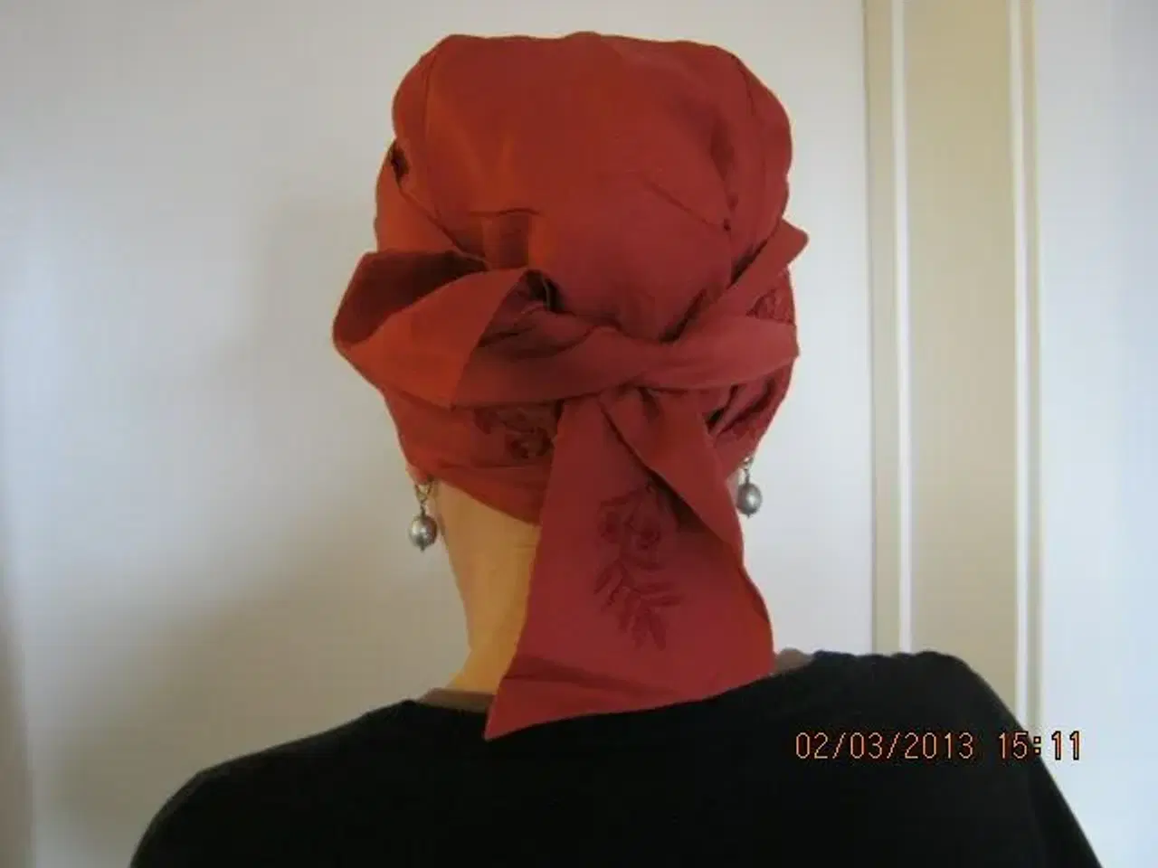 Billede 2 - Silketørklæde med "fyld" , ny 
