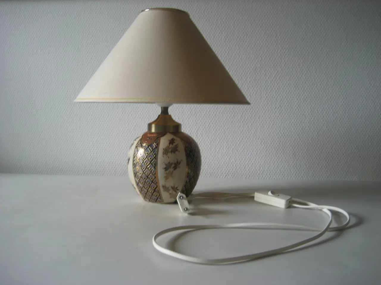 Billede 2 - Pæn bordlampe i orientalsk stil