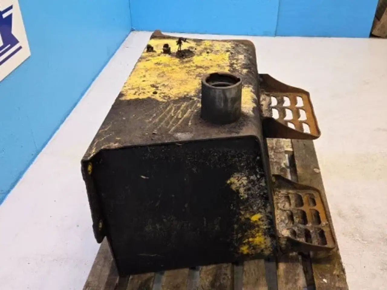 Billede 14 - New Holland LB115B Dieseltank 87355226