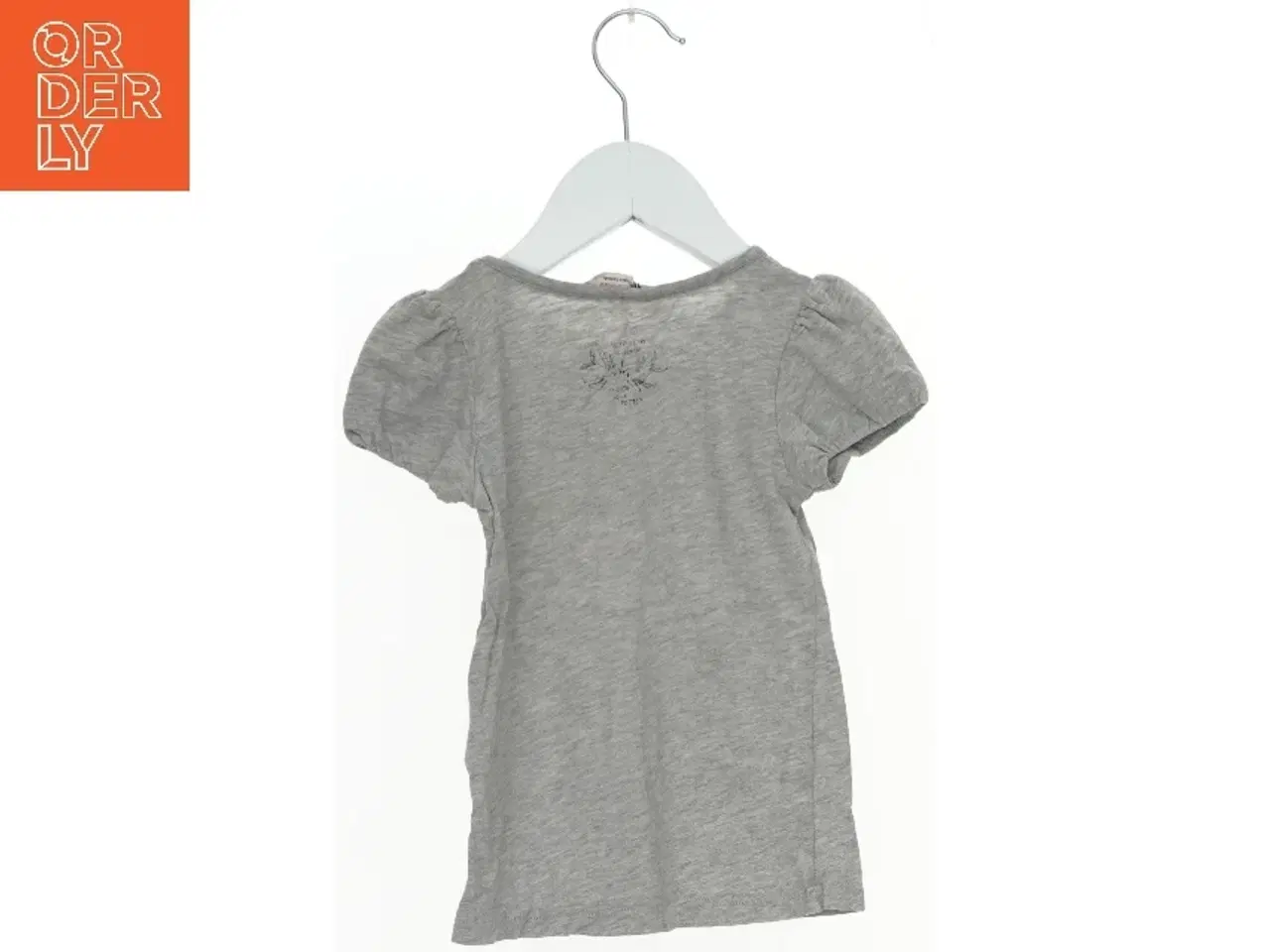 Billede 2 - Grå T-shirt med print og bånd fra H&M (str. 104)