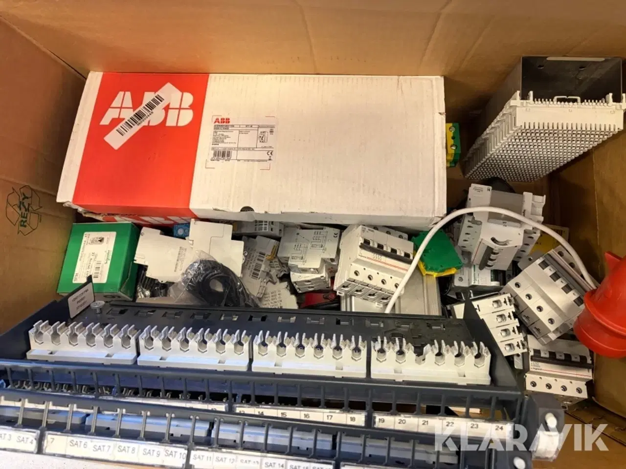 Billede 6 - Parti med blandede el-komponenter og installationsmateriel.