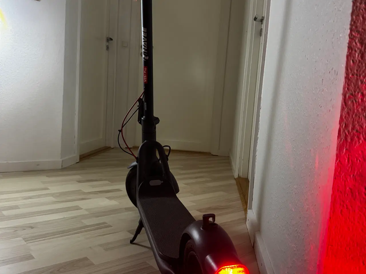 Billede 3 - Navee V25i Pro el-løbehjul