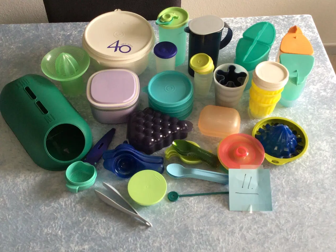 Billede 1 - Tupperware alle mulige bøtter m.m 