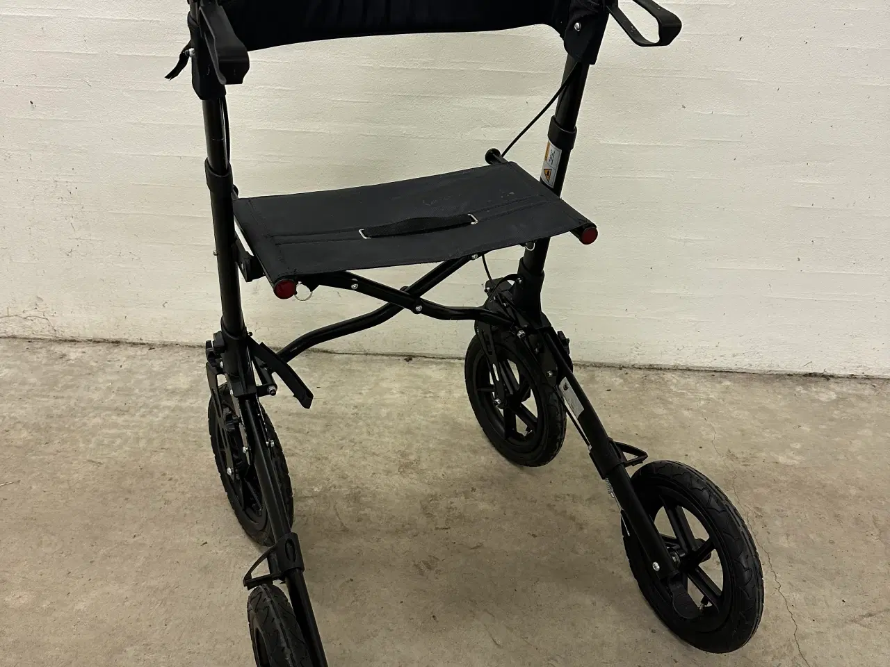 Billede 3 - Lindebjerg rollator - udendørs
