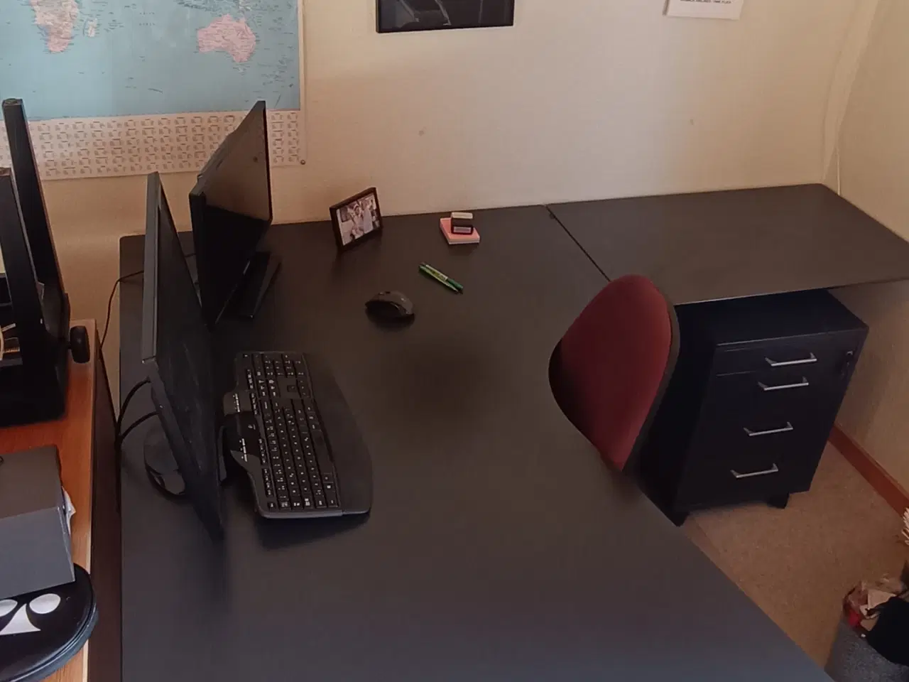 Billede 5 - Stort hjørne-skrivebord. 2 x 2 meter
