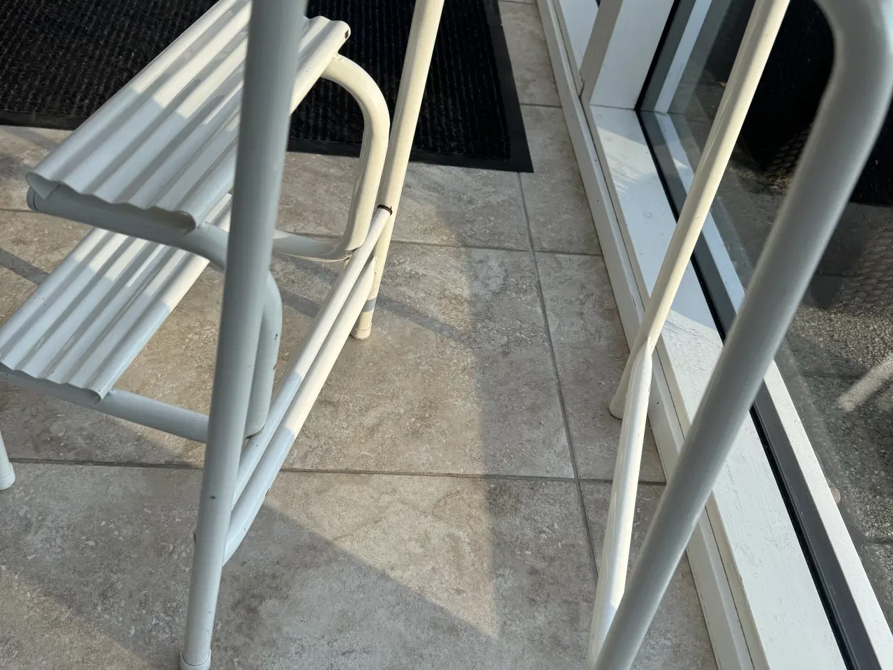 Billede 3 - Sød lille trappestige/ Taburet