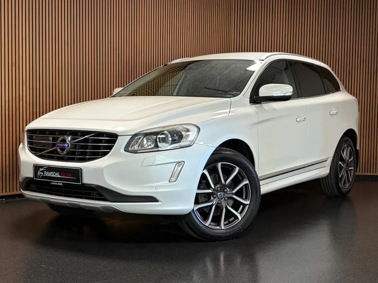 Billede 1 - Volvo XC60 2,0 D4 190 Summum aut.