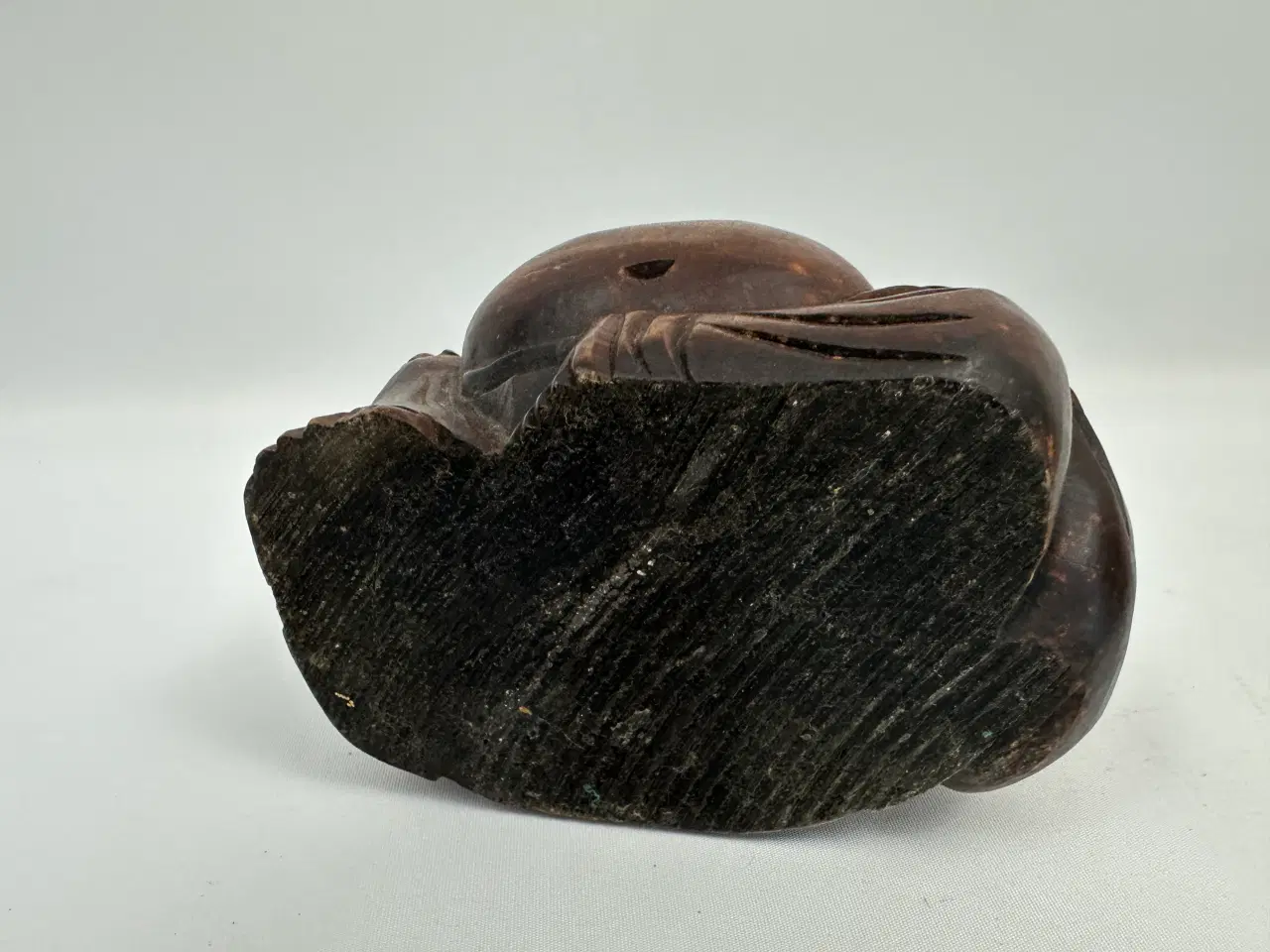 Billede 8 - Lille asiatisk Budda træfigur / træskulptur