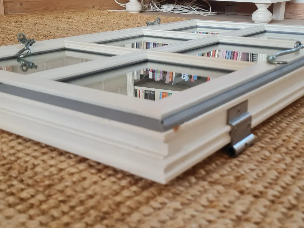 Billede 3 - TO LAGS SPROSSE VINDUER I HVIDMALET TRÆ (Outrup)