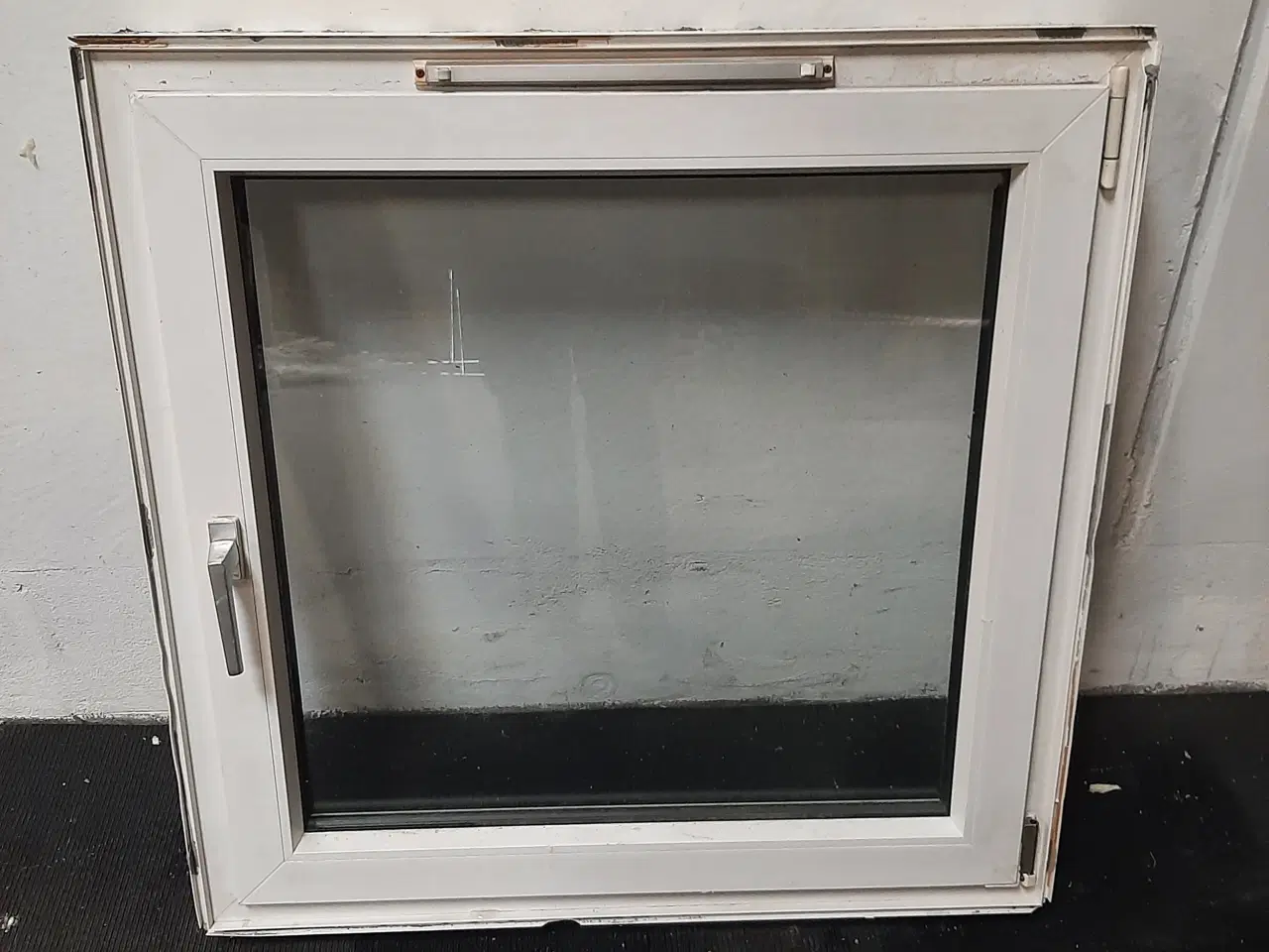 Billede 1 - Dreje-kip vindue, pvc, 967×120×959mm, højrehængt, hvid