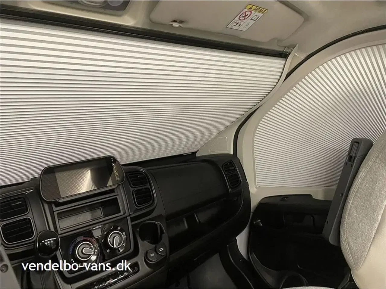 Billede 6 - 2024 - Rollerteam Kronos 285TL Selekt Populær indretning med hele 5 sele -og sovepladser