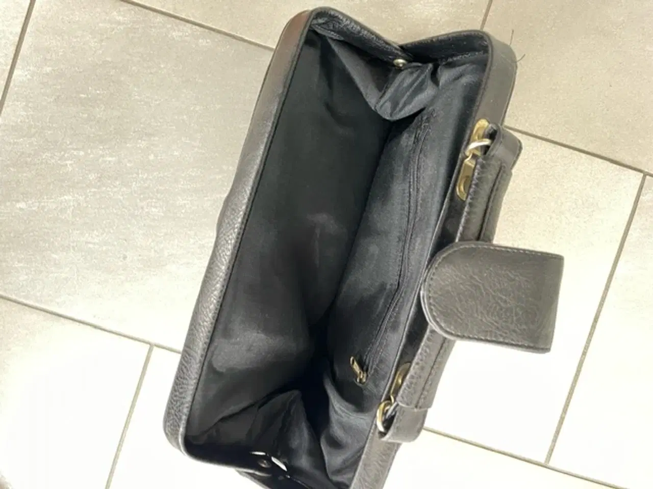 Billede 1 - Læder håndtaske sort - vintage