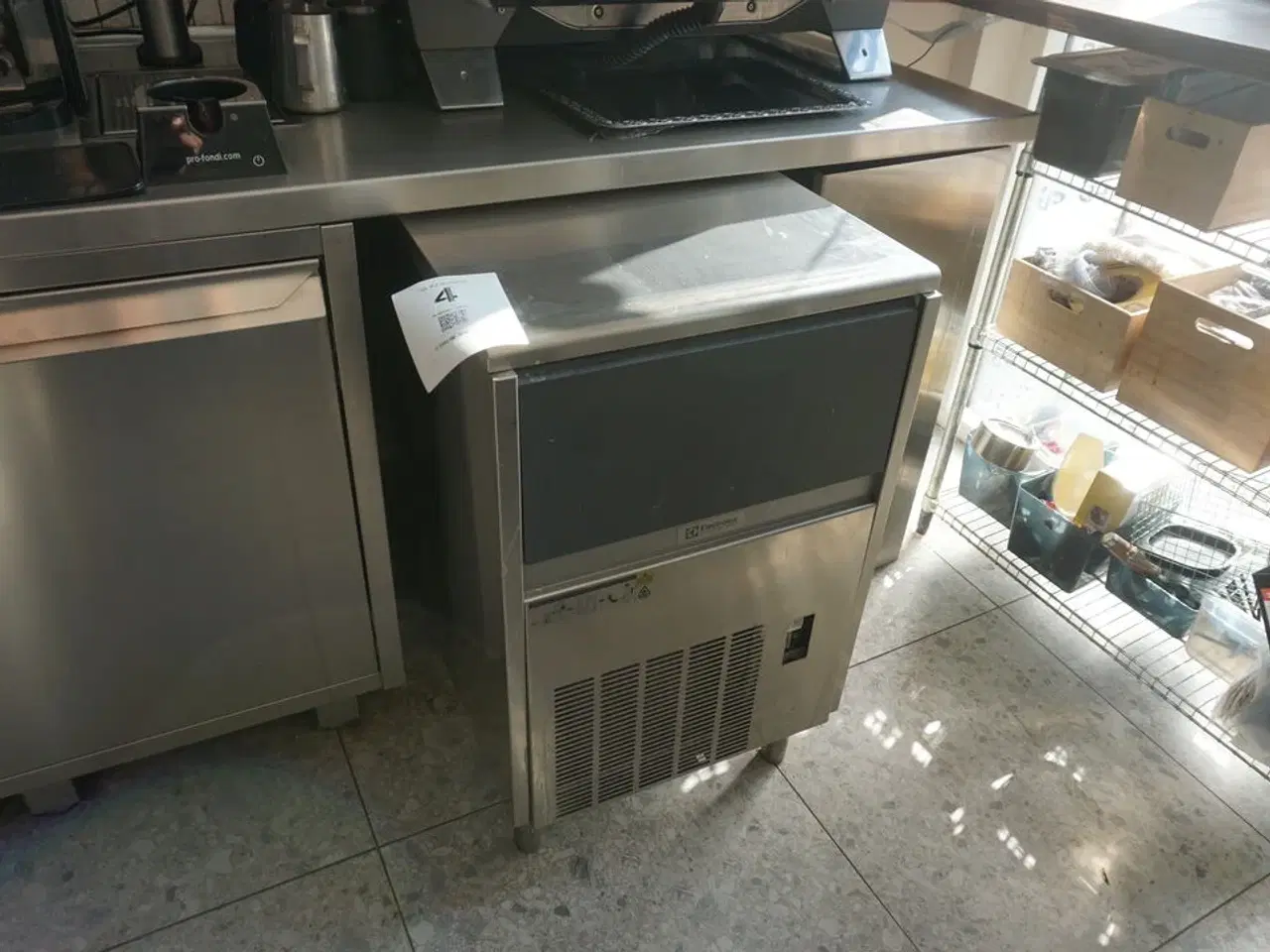 Billede 2 - Isterningmaskine ELECTROLUX