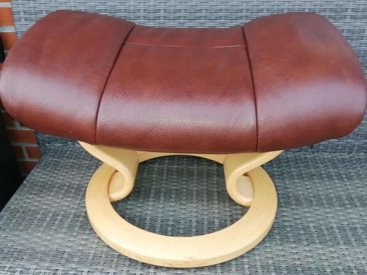 Billede 1 - JUSTERBAR FODSKAMMEL I KRAFTIGT SKIND, FLOT STAND