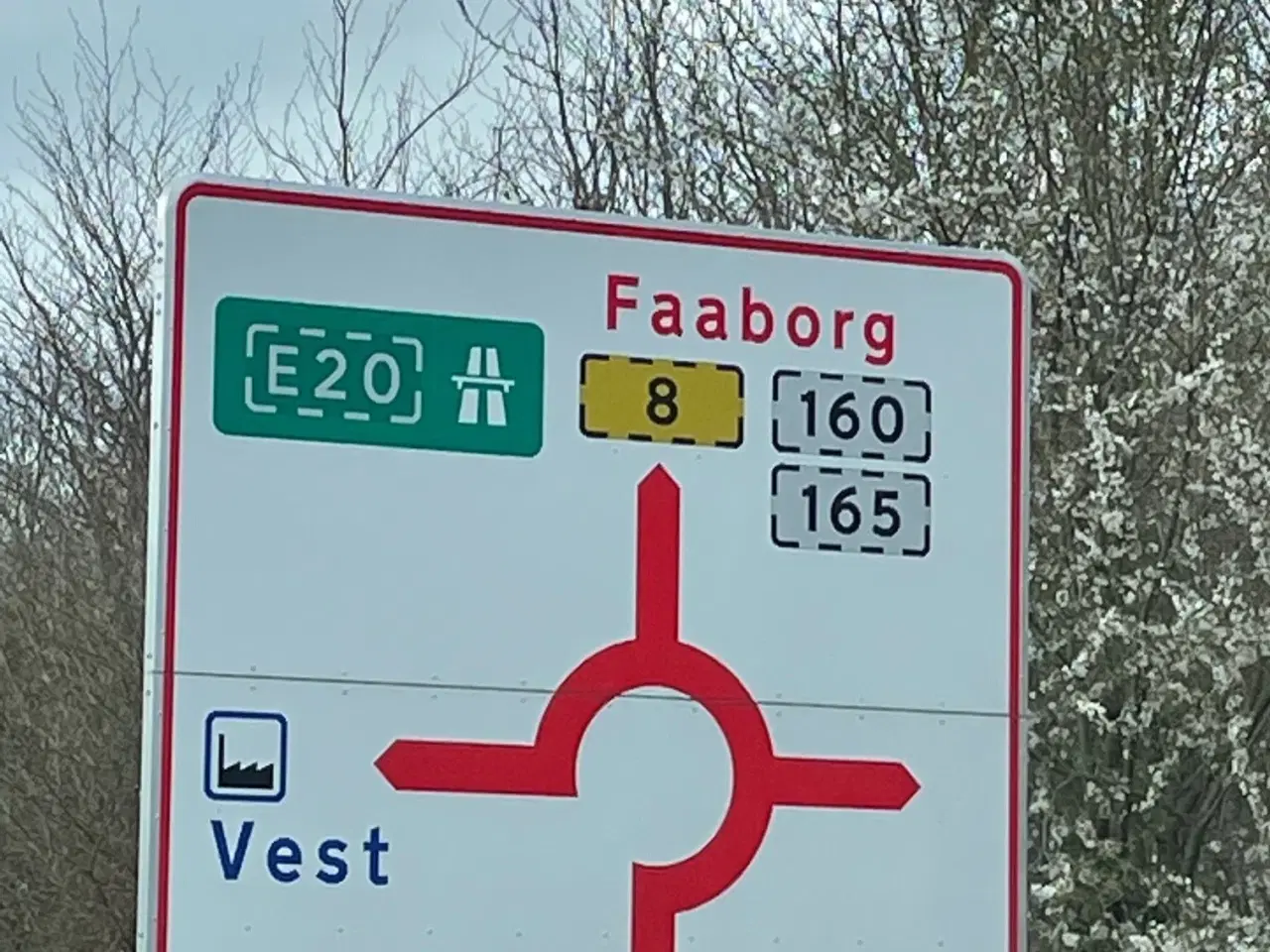 Billede 16 - Kontor/butikslejemål i præsentabel etplans erhvervsejendom