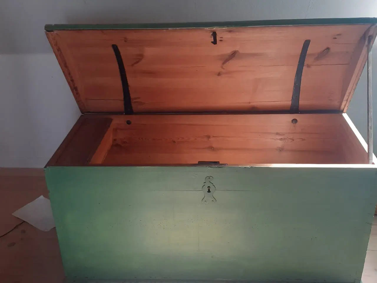 Billede 1 - Lågkiste af fyrretræ