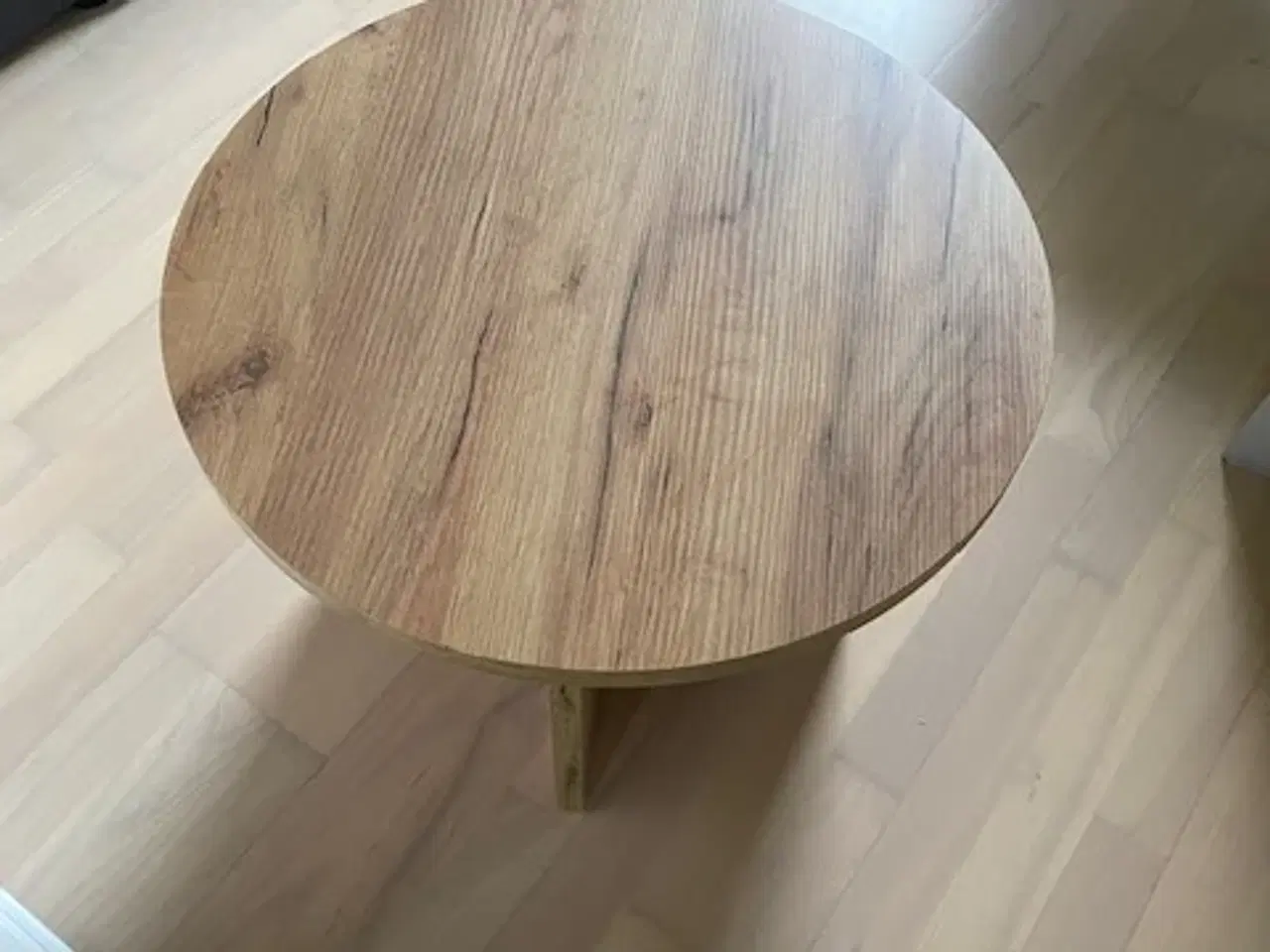 Billede 2 - Hjørnebord/ lille sofabord