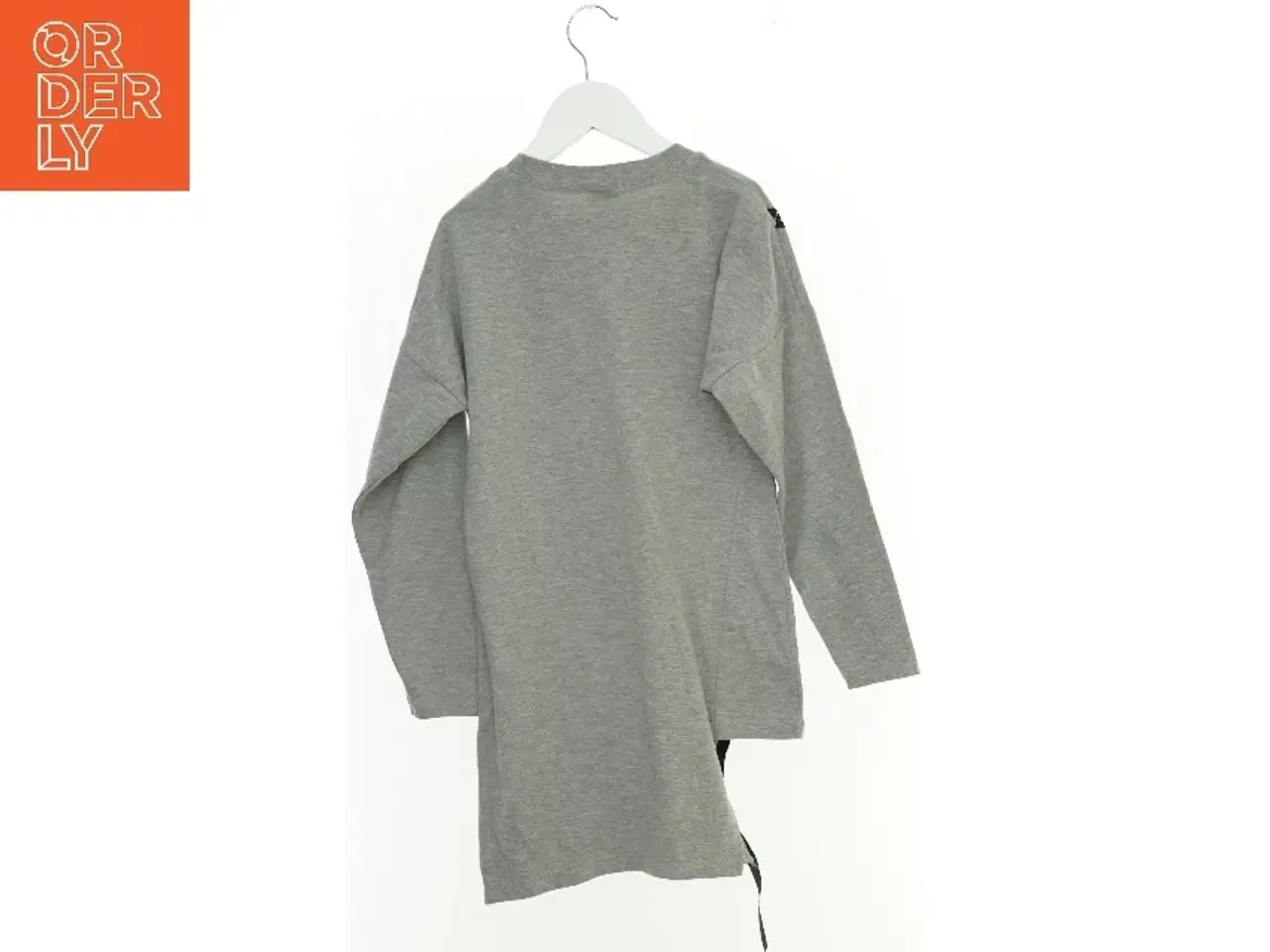 Billede 2 - Bluse (str. 146 cm)