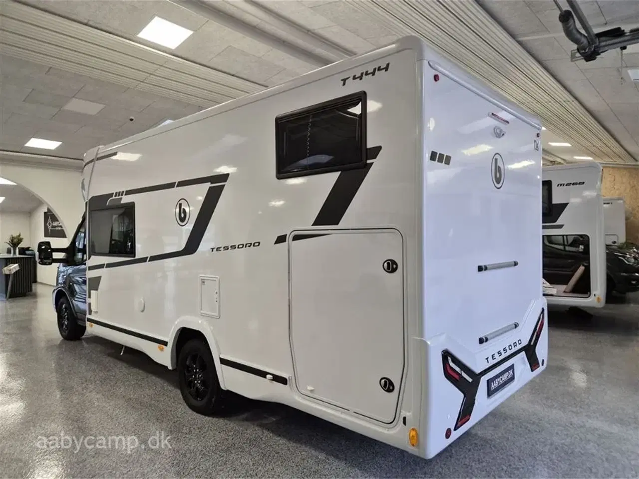 Billede 3 - 2026 - Benimar Tessoro 444   Nk Pakke. 8 trins Automatgear. 200W solceller. Webasto Dieselfyr. Kompressor køleskab.