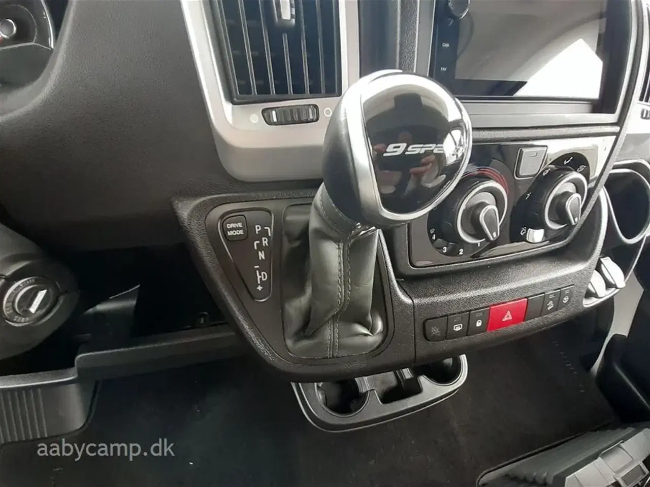 Billede 7 - 2021 - Benimar Sport 323 NK   Den Perfekte Familie camper. NK pakke. automatgear. solceller. Bemærk kun 20,000 Km !!!!