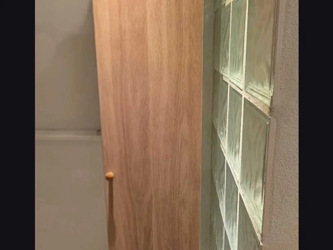 Billede 1 - Højskab fra Ikea