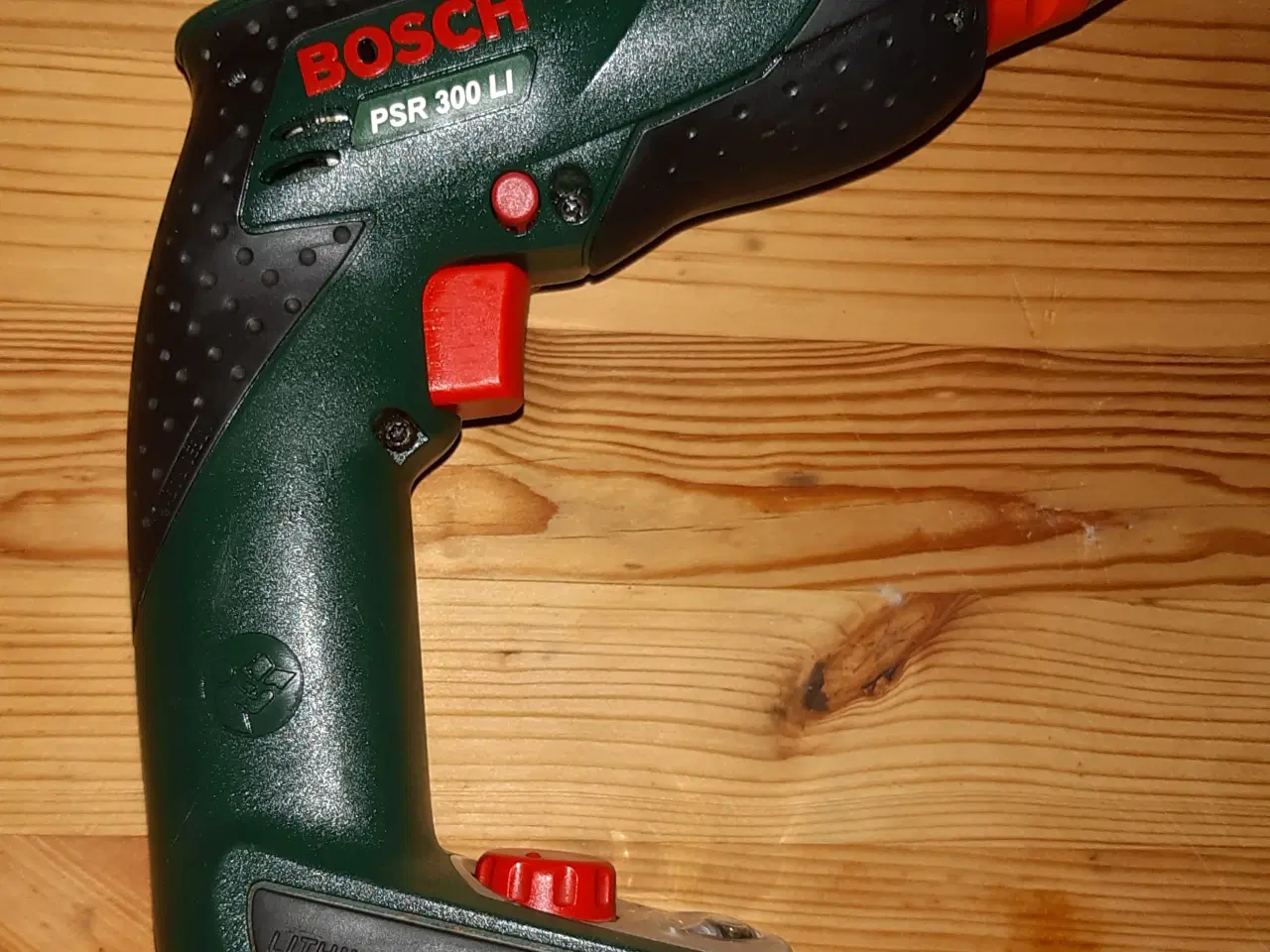 Billede 2 - Bosch skruemaskine PSR 300 LI, brugt 2 gange.