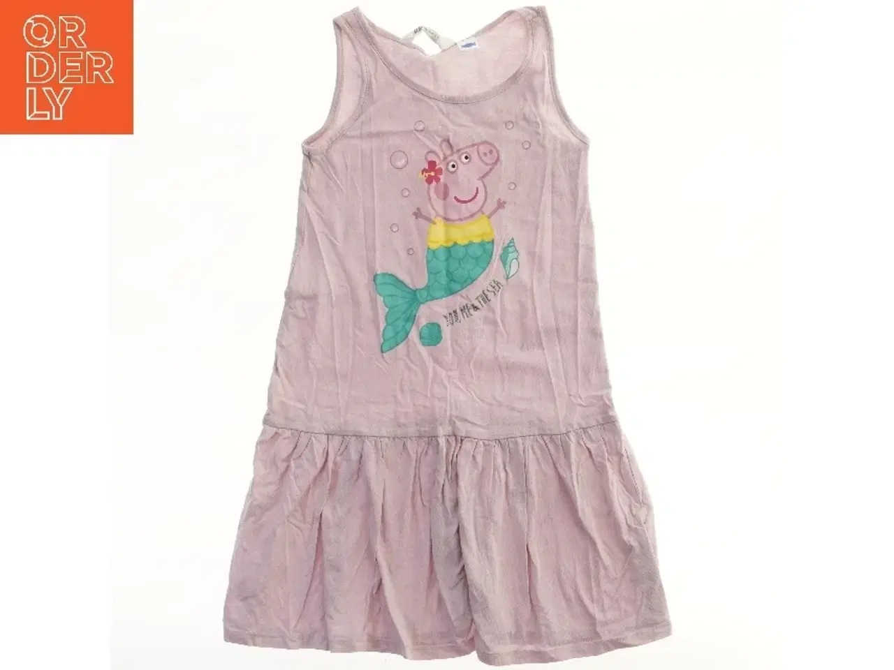 Billede 2 - Lyserød kjole med tryk af havfrue gurliegrisfra H&M (str. 122)