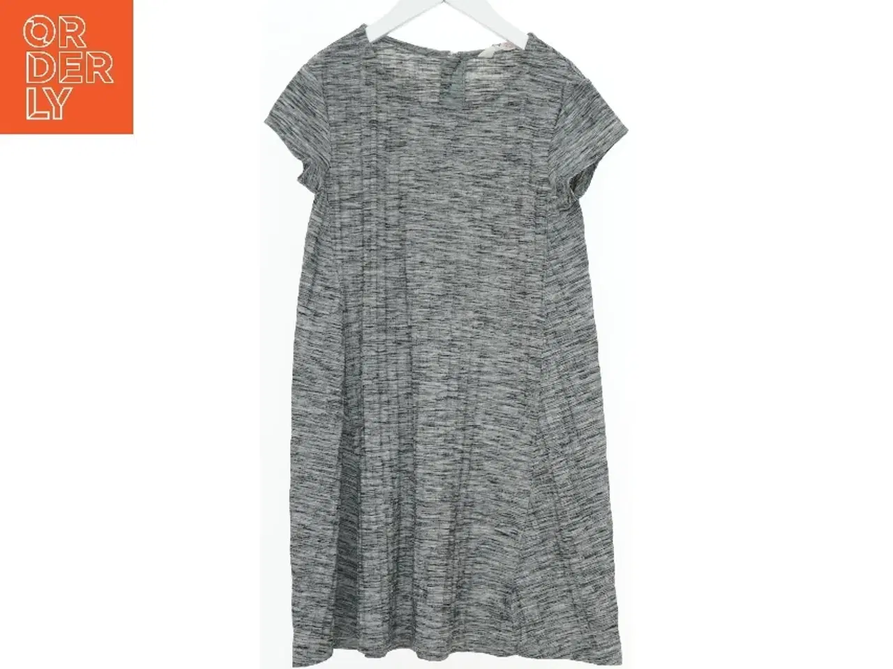 Billede 1 - Kjole med korte ærmer fra H&M (str. 140)