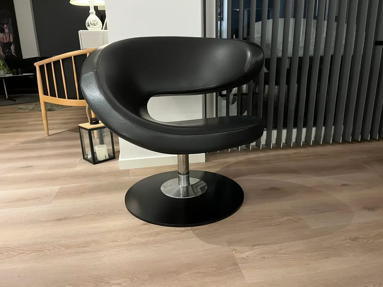 Billede 6 - Varier Peel Club loungestol med sort anilin læder.