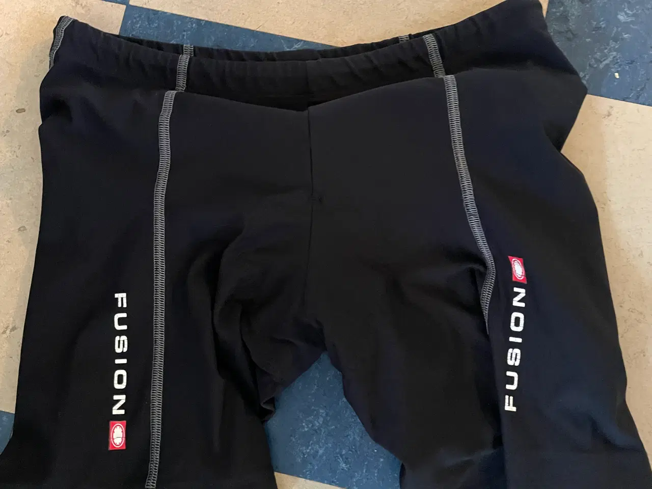 Billede 4 - Fusion korte tights, XXL + L